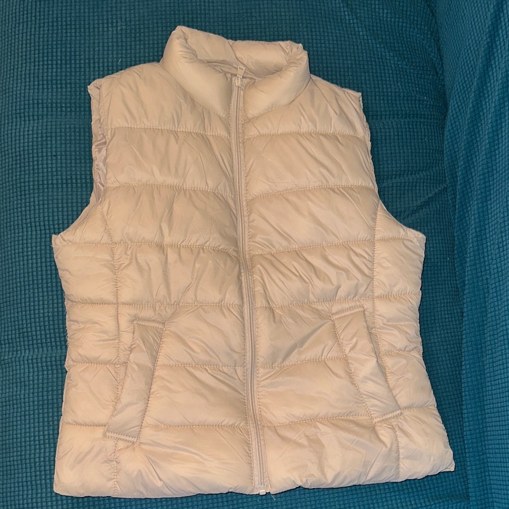 Elegant Women's Cream Puffer Vest